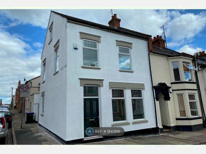 3 Bedroom End Of Terrace House To Rent In Whitworth Road, Northampton, NN1