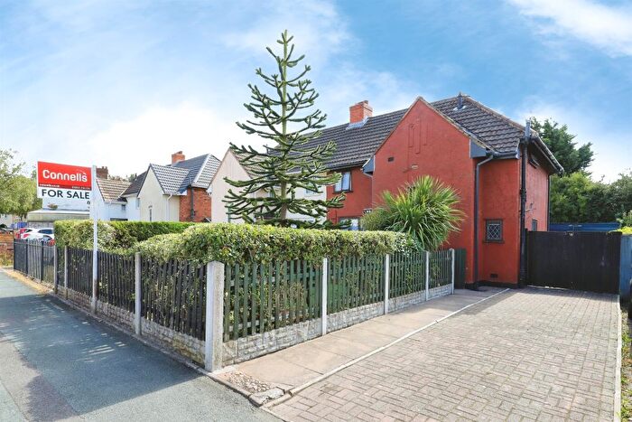 3 Bedroom Semi Detached House For Sale In Deansfield Road, Eastfield, Wolverhampton, WV1