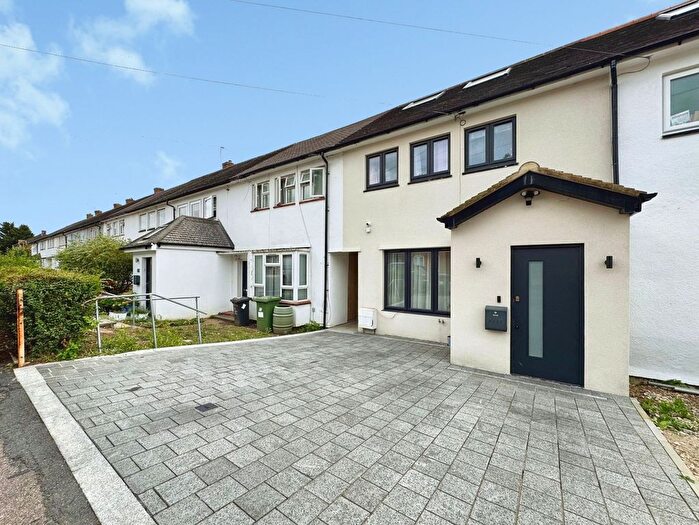 4 Bedroom Property For Sale In Berwick Road, Borehamwood, WD6