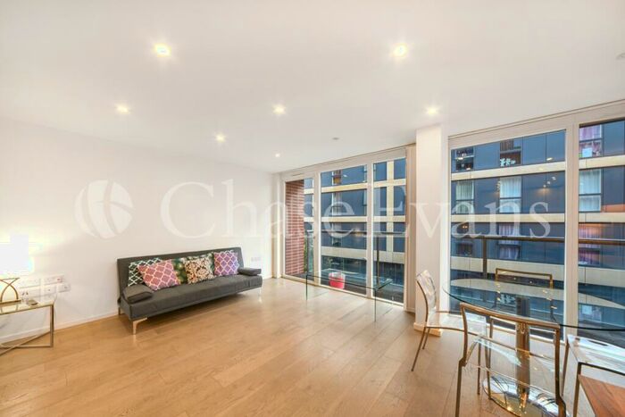 2 Bedroom Flat To Rent In Central Street, Clerkenwell, London, EC1V