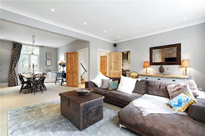 2 Bedroom Maisonette To Rent In Englefield Road, Essex Road, N1