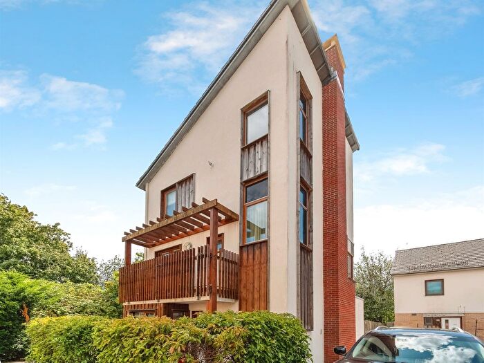 4 Bedroom Detached House For Sale In Great Mead, Chippenham, SN15