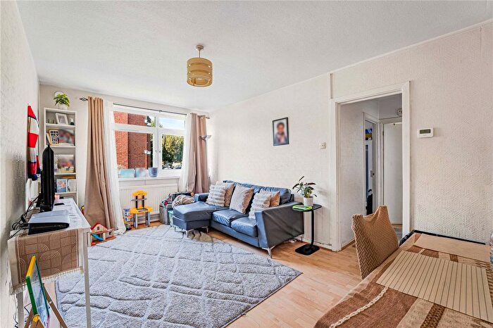 2 Bedroom Flat For Sale In Crouch Hall Road, London, N8