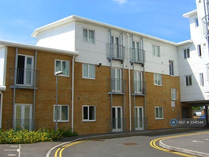 Studio To Rent In Point, Bournemouth, BH8