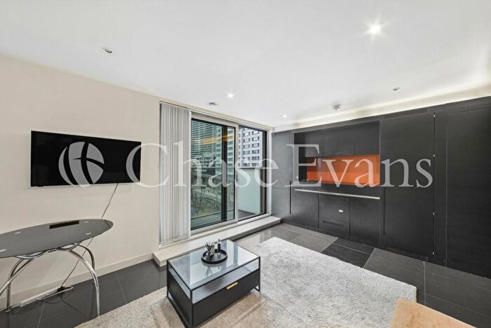 Flat To Rent In Pan Peninsula, Canary Wharf, London, E14