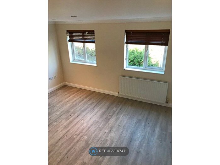 2 Bedroom End Of Terrace House To Rent In Kings Road, Haslemere, GU27