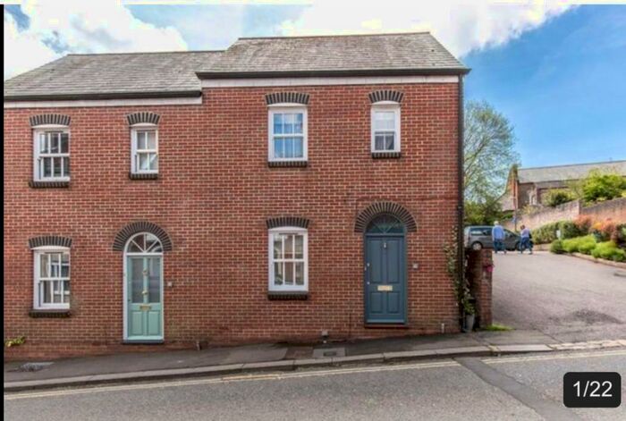 3 Bedroom End Of Terrace House To Rent In East Street, Lewes, BN7