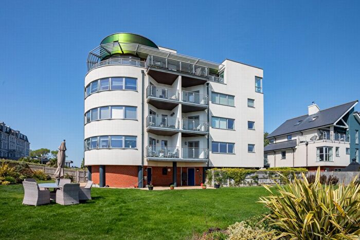 2 Bedroom Flat For Sale In Imperial Gardens, Hythe, CT21