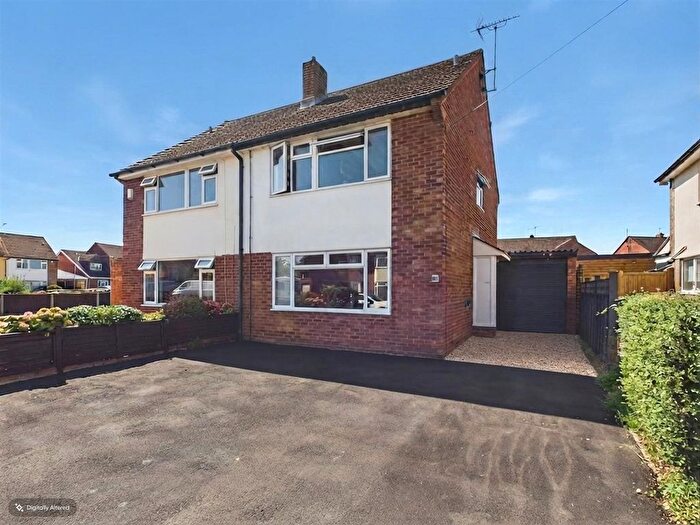 3 Bedroom Semi Detached House For Sale In Park Avenue, Longlevens, Gloucester, GL2