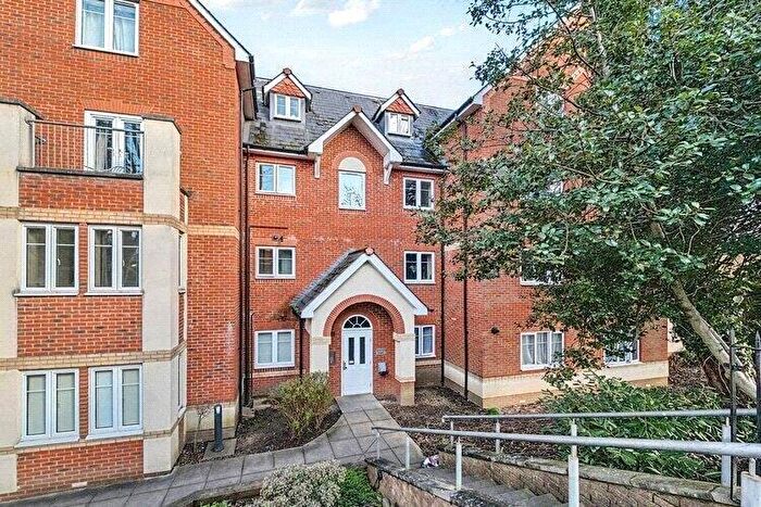 2 Bedroom Apartment For Sale In Connaught Road, Reading, RG30