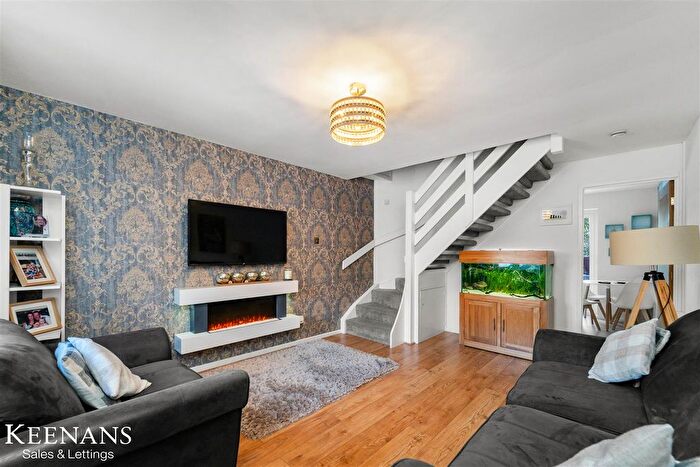 3 Bedroom Semi Detached House For Sale In Whitefield Road, Bury, BL9