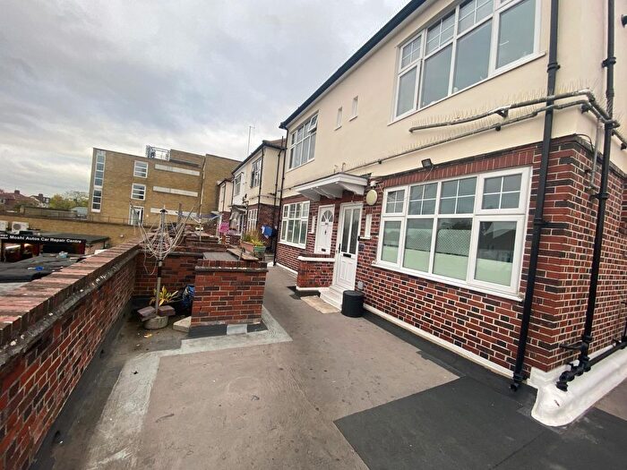 2 Bedroom Flat To Rent In Kenton Road, Harrow, Greater London, HA3
