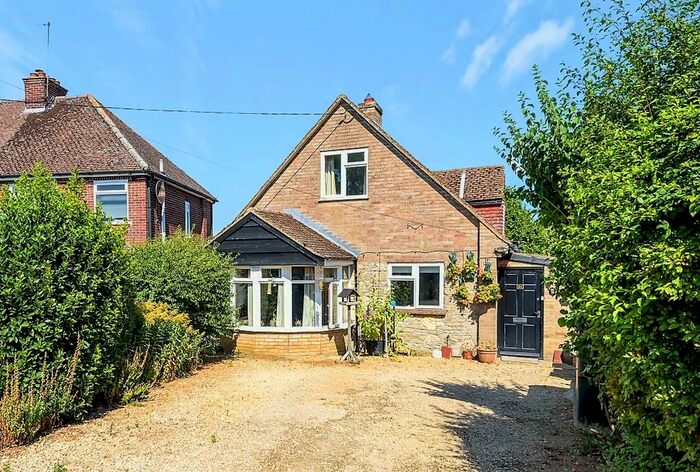 3 Bedroom Detached House For Sale In Tiddington, Thame, OX9