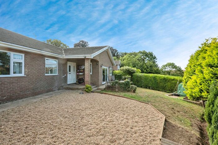 4 Bedroom Detached Bungalow For Sale In Meadow Lane, Maltby, Rotherham, S66