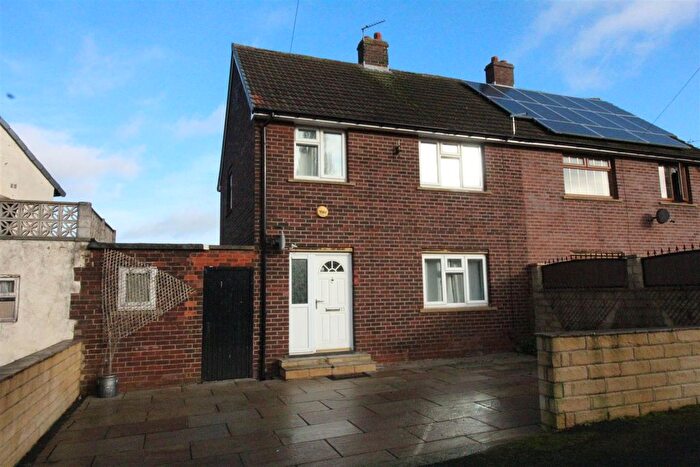3 Bedroom Semi-Detached House To Rent In Scott Avenue, Heckmondwike, WF16