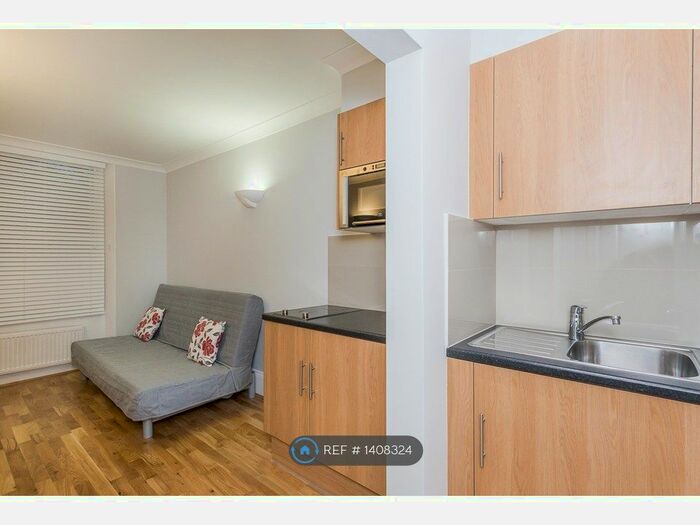 Studio To Rent In Craven Hill Gardens, London, W2