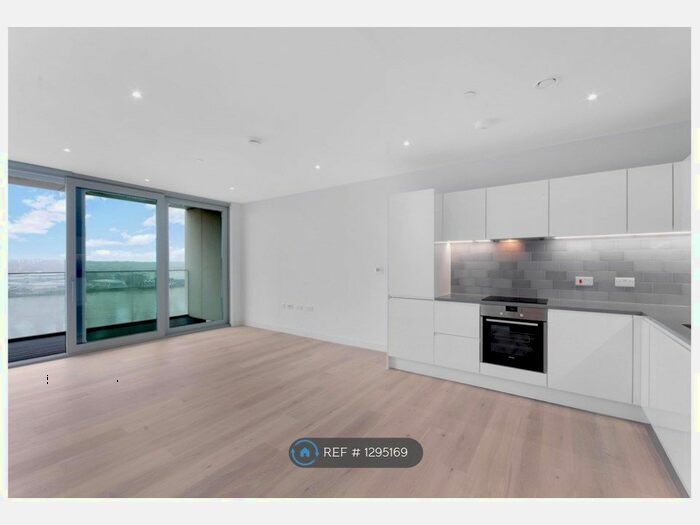 1 Bedroom Flat To Rent In Liner House, London E16
