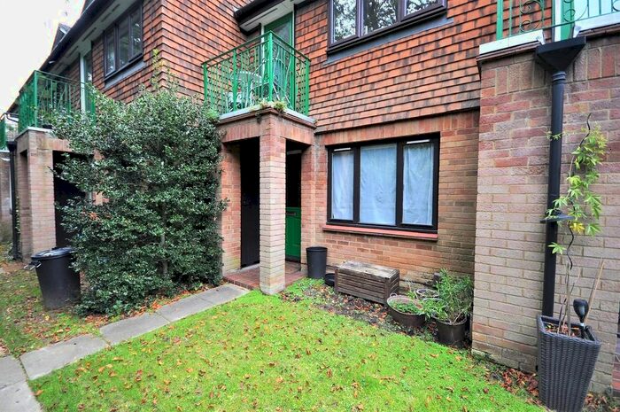 1 Bedroom Maisonette To Rent In Herga Court, Watford WD17
