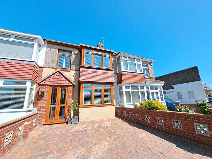 3 Bedroom Terraced House For Sale In Moneyfield Avenue, Baffins, Portsmouth, PO3