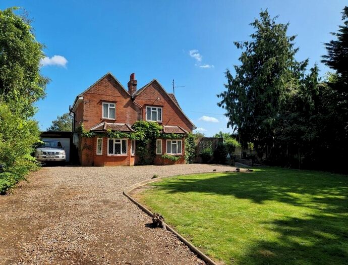 4 Bedroom Detached House For Sale In Yarmouth Road, North Walsham, NR28