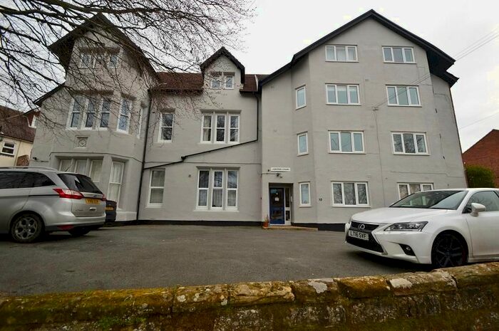 1 Bedroom Flat To Rent In De Cham Road, St Leonards On Sea, East Sussex, TN37