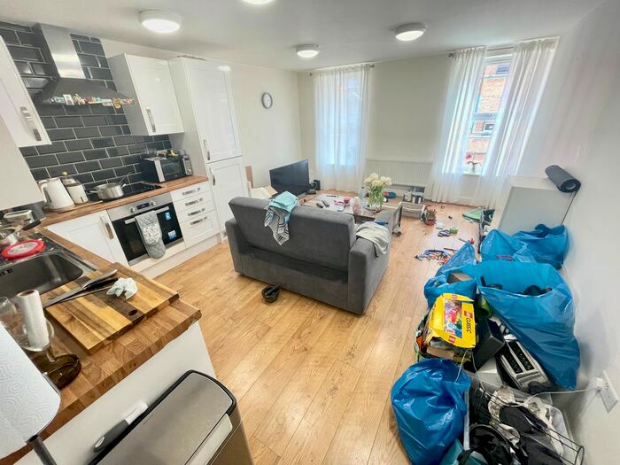 2 Bedroom Flat To Rent In Alma Street, Luton, LU1