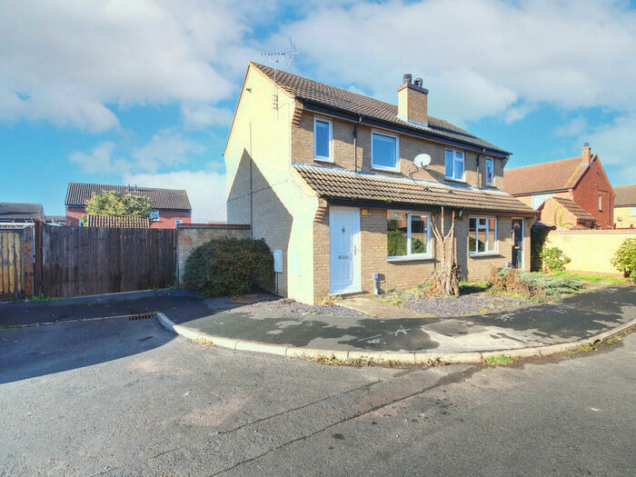 2 Bedroom Semi-Detached House To Rent In Tay Close, St. Ives, PE27