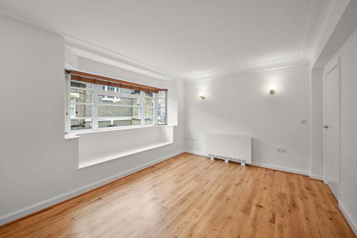 1 Bedroom Mews To Rent In Gower Mews Mansions, Gower Mews, WC1E