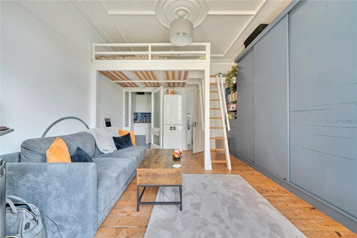 Studio For Sale In Fox Lane, Palmers Green, London, N13