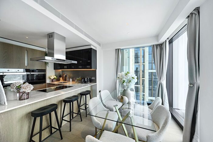 3 Bedroom Flat To Rent In River Park Tower, London, SW8