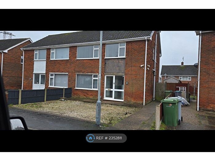 3 Bedroom Semi-Detached House To Rent In South Crescent, Notts, NG21