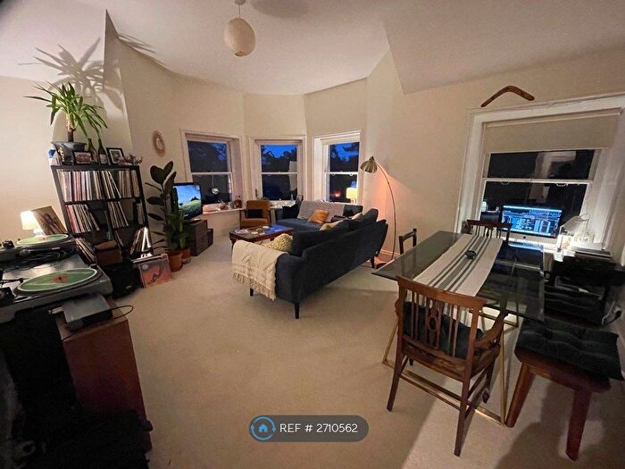 2 Bedroom Flat To Rent In Manor House, Bournemouth, BH1