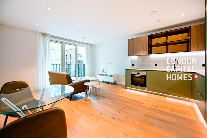 1 Bedroom Flat To Rent In Iris House, Cedrus Avenue, Southall, UB1