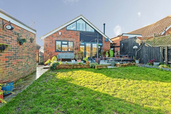 3 Bedroom Bungalow For Sale In Streetfield, Ulcombe, Maidstone, Kent, ME17