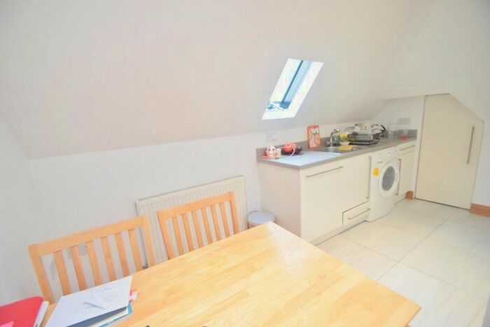 1 Bedroom Flat To Rent In Ossulton Way, London, N2
