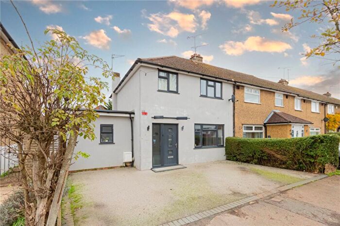 3 Bedroom End Of Terrace House For Sale In Peters Avenue, London Colney, St. Albans, AL2