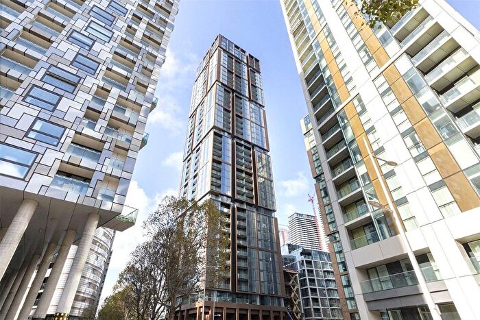 2 Bedroom Flat To Rent In Harbour Way, Canary Wharf, E14