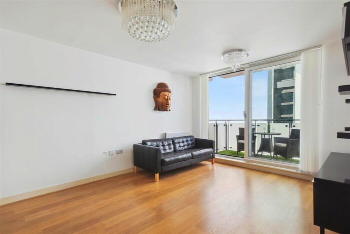 1 Bedroom Flat To Rent In Laval House, Ealing Road, Great West Quarter, Brentford, TW8