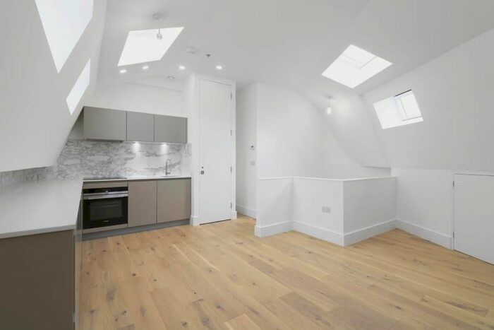 2 Bedroom Flat To Rent In Bassett Street, Kentish Town, NW5