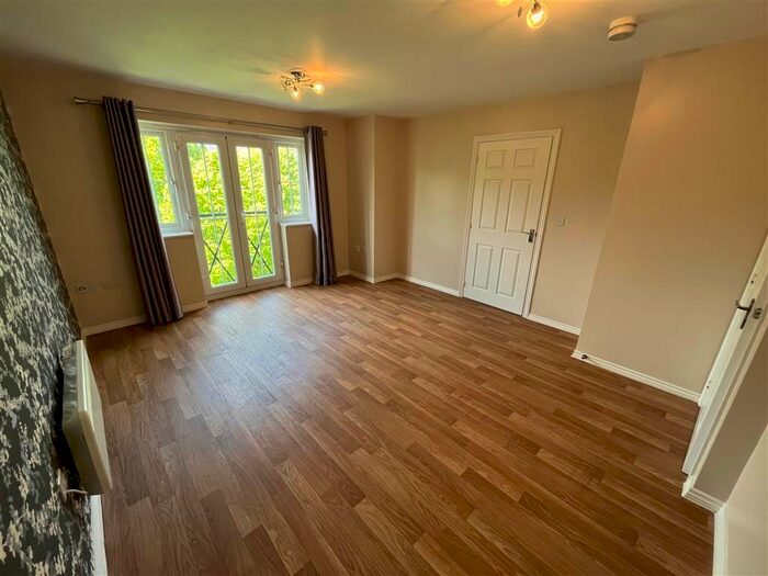 2 Bedroom Flat To Rent In Quayside Walk, Netherton, Dudley, DY2