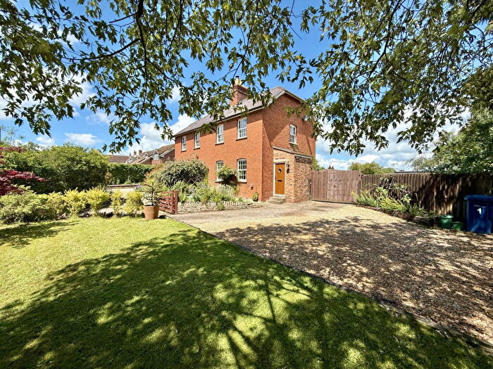 3 Bedroom Semi-Detached House For Sale In Maisemore, GL2