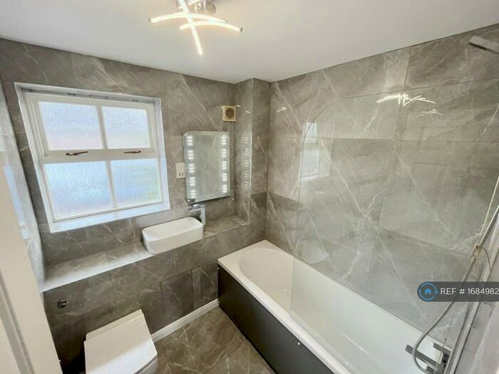 3 Bedroom Terraced House To Rent In Leigh Hunt Drive, London, N14