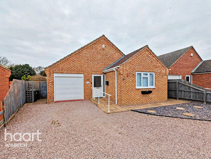 3 Bedroom Detached Bungalow For Sale In Swan Gardens, Parson Drove, PE13