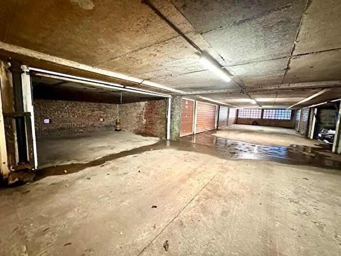 Garage / Parking To Rent In Dirleton Drive, Shawlands, Glasgow, G41