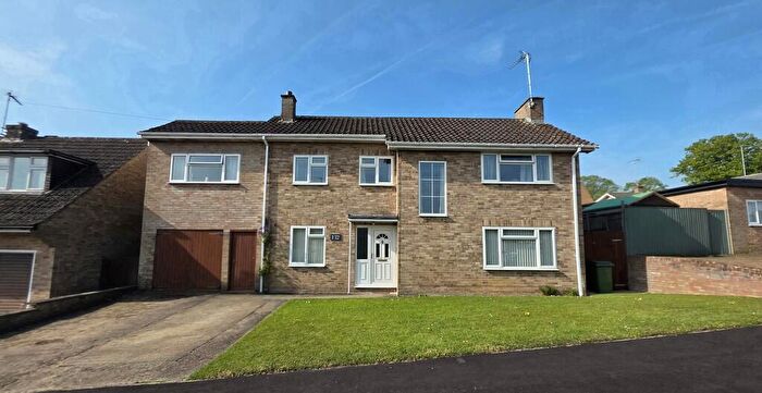 4 Bedroom Detached House For Sale In Valley Rise, Brackley, NN13