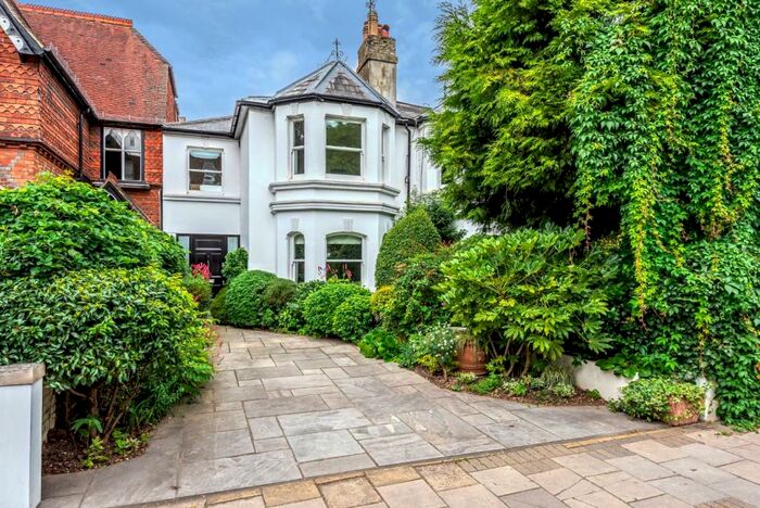 3 Bedroom Semi-Detached House To Rent In Kings Road, Windsor, SL4