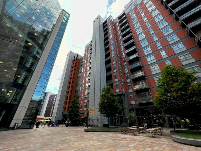 2 Bedroom Flat To Rent In Wellington Street, Leeds, West Yorkshire, Uk, LS1