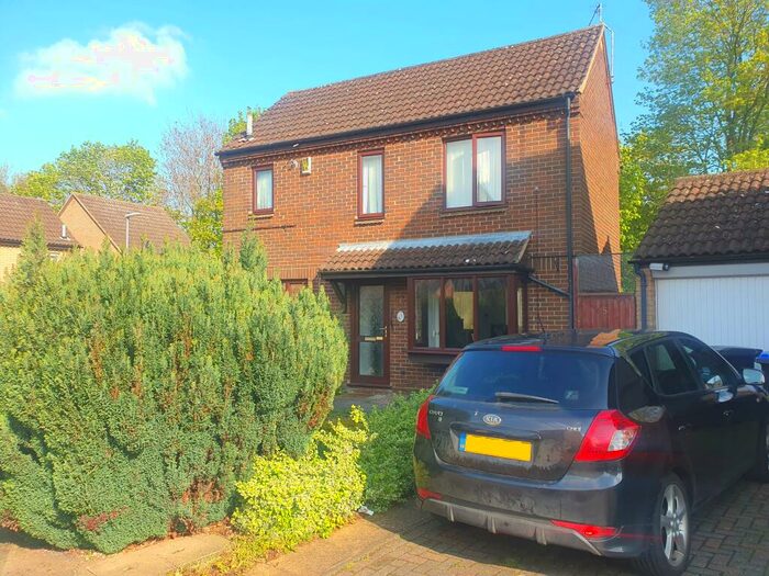 3 Bedroom Detached House To Rent In Raisins Field Close, Northampton, NN3