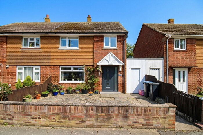 3 Bedroom Semi Detached House For Sale In Brockmans Close, Minster, Ramsgate, CT12