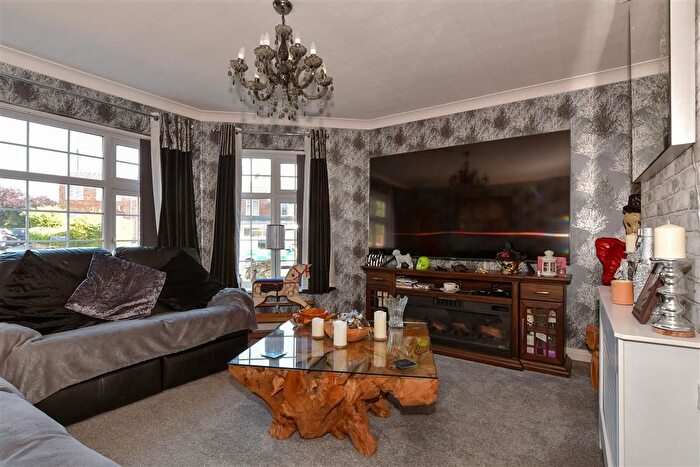 3 Bedroom Terraced House For Sale In Chapel Street, Minster-On-Sea, Sheerness, Kent, ME12
